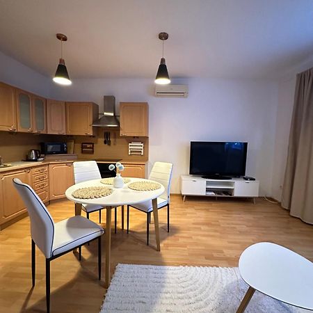 Modern & Cozy Apartment Near Hockey & Football Arena Bratislava Exteriör bild