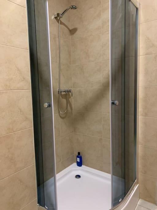 Modern & Cozy Apartment Near Hockey & Football Arena Bratislava Exteriör bild